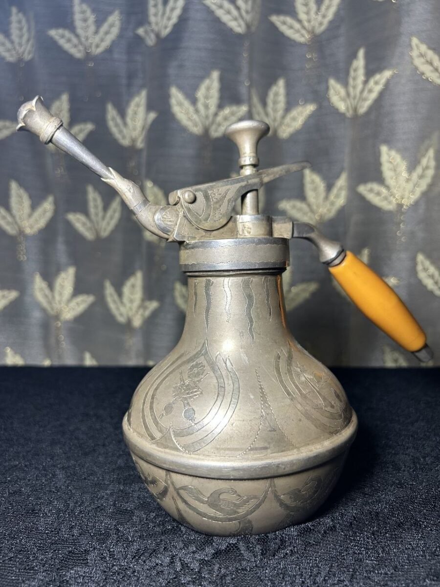 Vintage engraved perfume atomiser